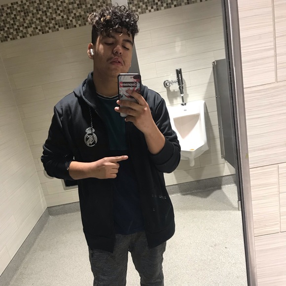 Meet your Posher, Giovanni - Picture 1 of 1